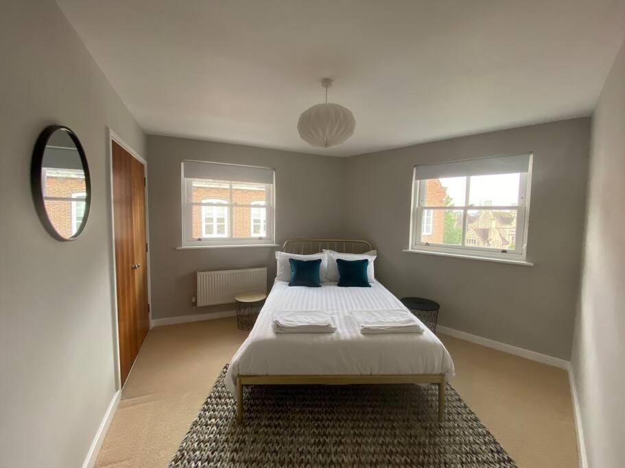 The Penthouse, Winchester Kültér fotó